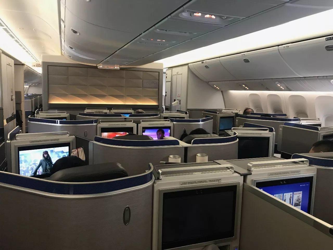 乘坐美联航全新的商务舱是什么样的体验? 乘坐美联航全新的商务舱是什么样的体验?