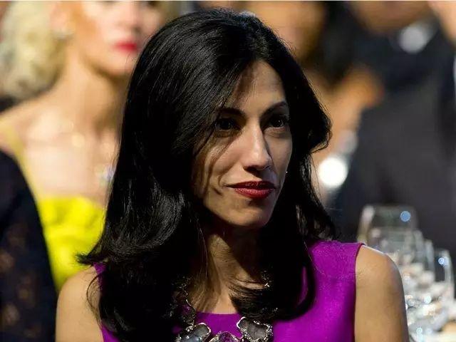 性,谎言,电子邮件……美国大选又有惊天剧情 性,谎言,电子邮件……美国大选又有惊天剧情