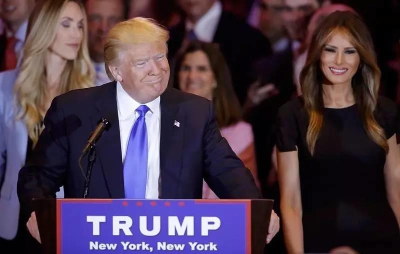 她将是美国首个拍过裸照的第一夫人,如果特朗普当了总统 她将是美国首个拍过裸照的第一夫人,如果特朗普当了总统