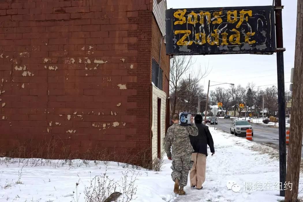 10万人喝了18个月的毒水,政府还一再说是安全的,直到一个母亲站出来揭开了真相 10万人喝了18个月的毒水,政府还一再说是安全的,直到一个母亲站出来揭开了真相