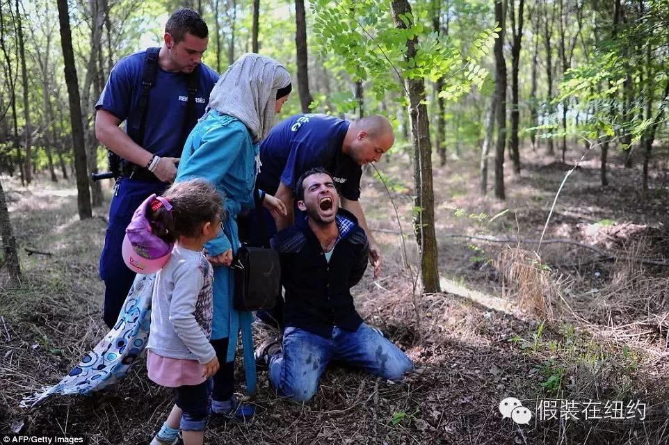 他散尽千万家财,买了退役军舰,救了9000人性命 他散尽千万家财,买了退役军舰,救了9000人性命