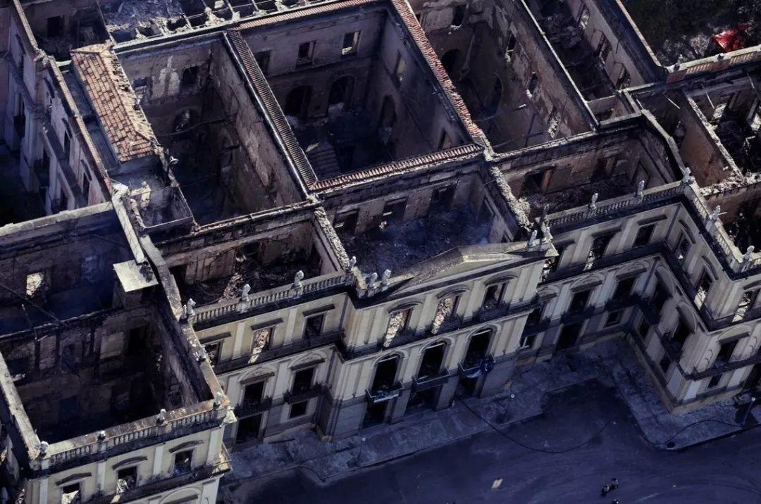 巴西也要崩溃了吗? 巴西也要崩溃了吗?