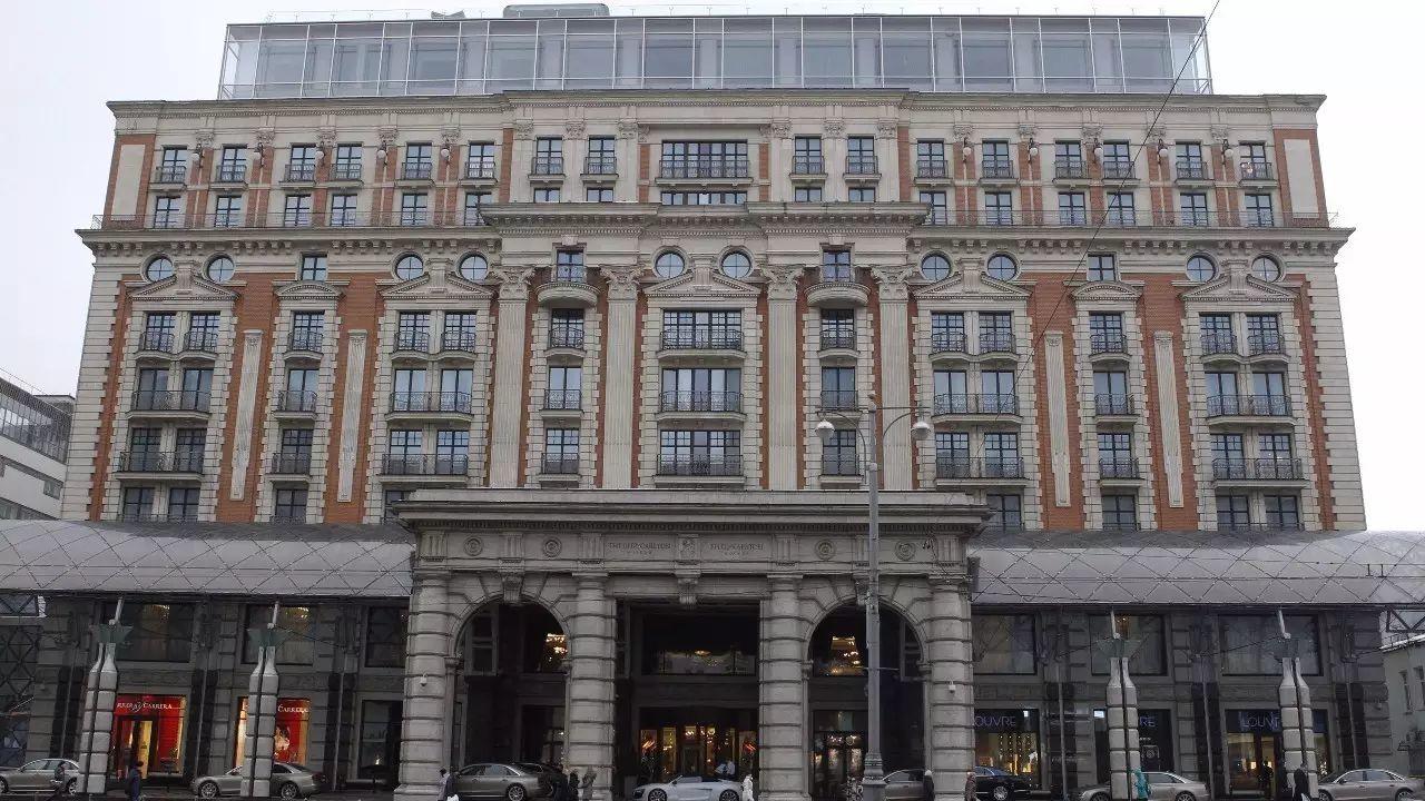 川普版纸牌屋第2季:在奥巴马睡过的床上来一场黄金浴 川普版纸牌屋第2季:在奥巴马睡过的床上来一场黄金浴