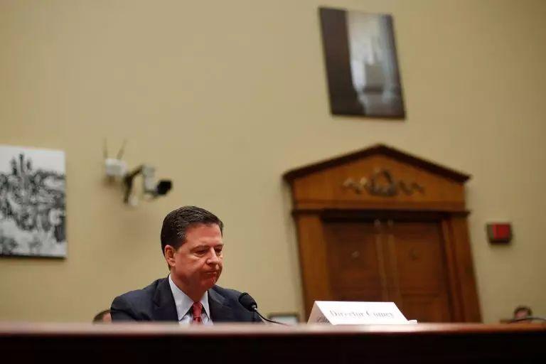 性,谎言,电子邮件……美国大选又有惊天剧情 性,谎言,电子邮件……美国大选又有惊天剧情