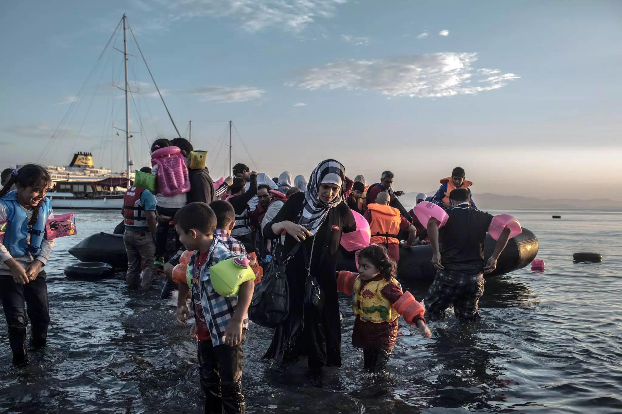 无数人正在穿过那片悲伤的水域 无数人正在穿过那片悲伤的水域