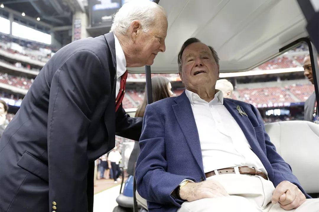 关于老布什,想说两件事 关于老布什,想说两件事