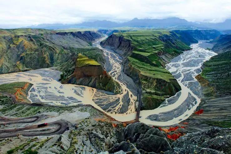 如果你有机会开上这条中国最美公路,请不要忘记那些默默守护它的人们 如果你有机会开上这条中国最美公路,请不要忘记那些默默守护它的人们