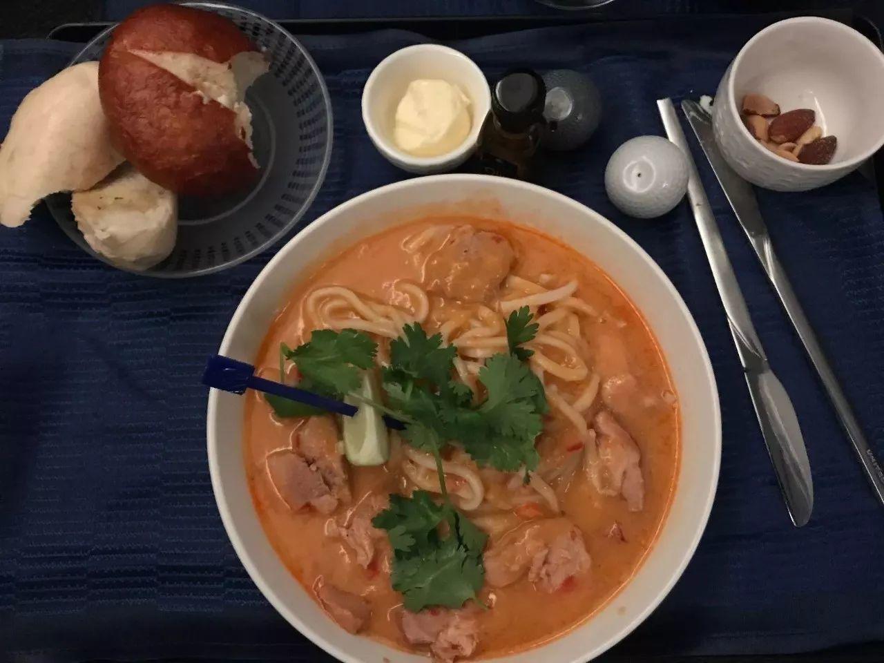 乘坐美联航全新的商务舱是什么样的体验? 乘坐美联航全新的商务舱是什么样的体验?