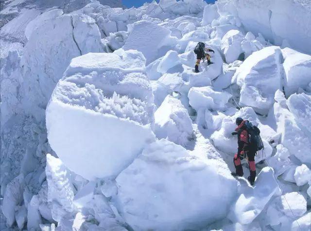 登上珠穆朗玛峰,你究竟会看到什么? 登上珠穆朗玛峰,你究竟会看到什么?