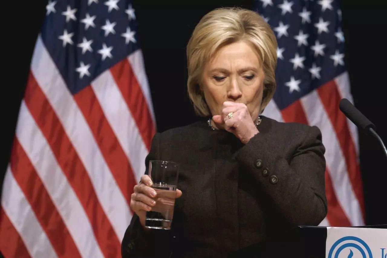 希拉里能撑到11月8日那一天吗?我真的开始担心了。 希拉里能撑到11月8日那一天吗?我真的开始担心了。