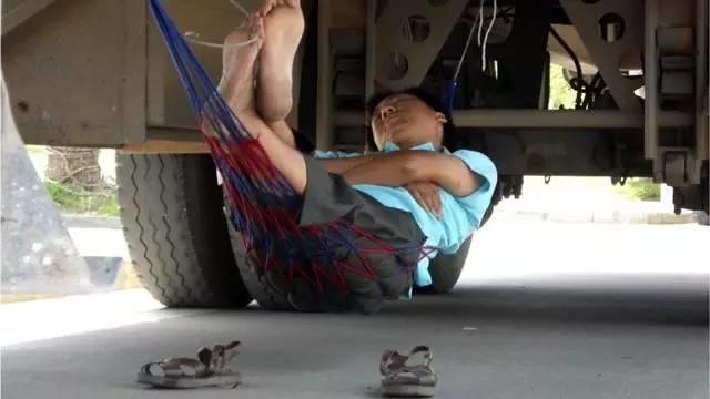 世界百大未解之谜之为什么中国人喜欢在宜家睡觉? 世界百大未解之谜之为什么中国人喜欢在宜家睡觉?