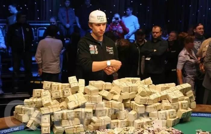 为什么这么多人支持这个疯子?如果他真的统治美国,世界会变成什么样子? 为什么这么多人支持这个疯子?如果他真的统治美国,世界会变成什么样子?