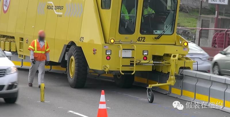 这个黄色的怪物,就是金门大桥的安全保障 这个黄色的怪物,就是金门大桥的安全保障