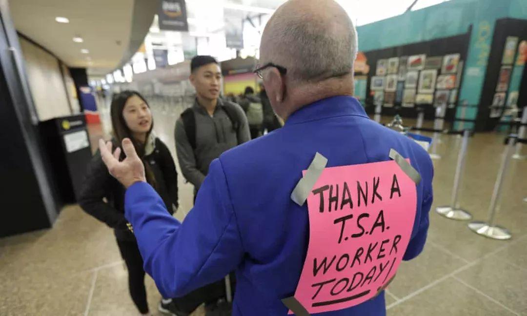 美国政府停摆暴露的一个秘密:原来有那么多美国人是没有任何存款的 美国政府停摆暴露的一个秘密:原来有那么多美国人是没有任何存款的