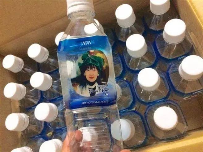 你不能一边悄悄伤害我,一边还赚我的钱 你不能一边悄悄伤害我,一边还赚我的钱